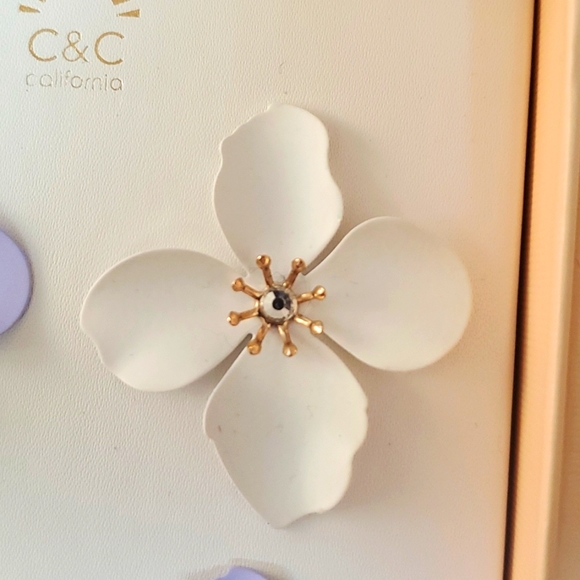 🟣 C&C California Lavender & White Flower - Picture 5 of 8